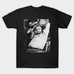 Sexy Stanton Friedman T-Shirt